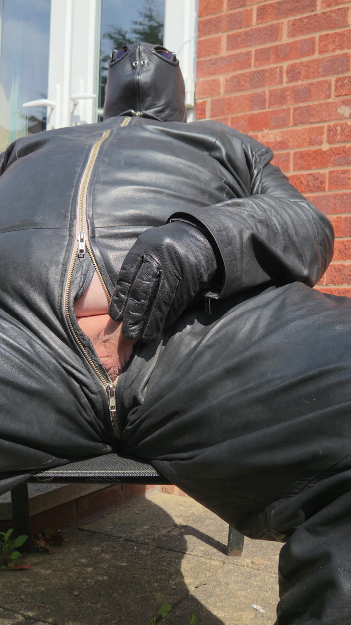 Leatherman63: Leather in the Sun
