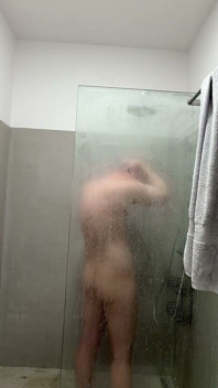 Gm dengan saya di bilik mandi