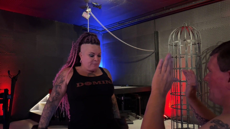 Domina Dark: Saco de soco humano