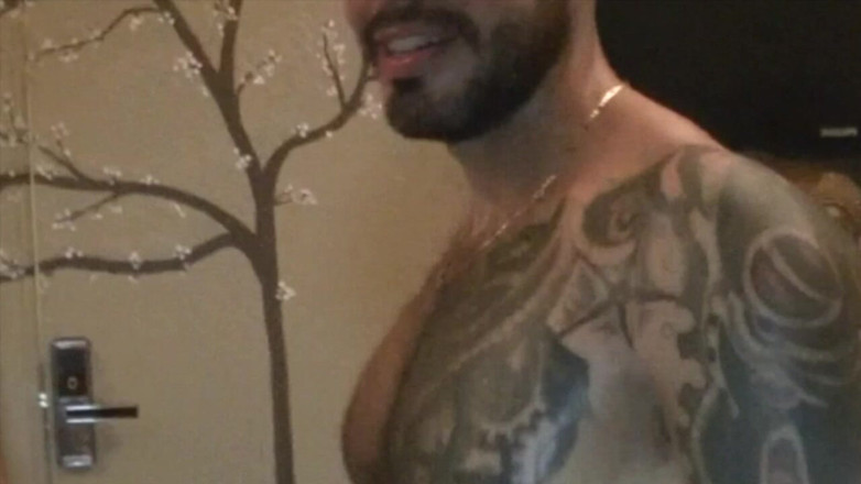 Latino Fucker: Групповой секс с друзьями