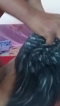 Une villageoise indienne sexy obtient satisfaction en se faisant baiser par son copain
