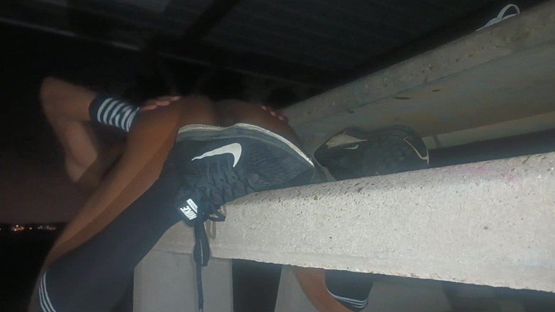 miikakawaiii: Sissy Femboy reitet ihren riesigen dildo in der Öffentlichkeit