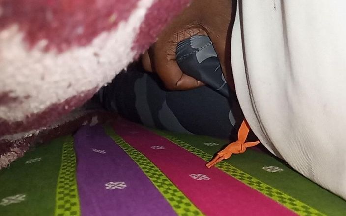 Sweet Indian cock: Usunąłem spódnicę i bluzkę Bhabhi i pieprzyłem ją