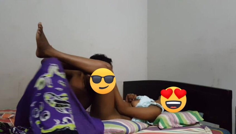 Nadee96500: Stiefzus zegt dat ze mijn lul gewoon wil zien en...