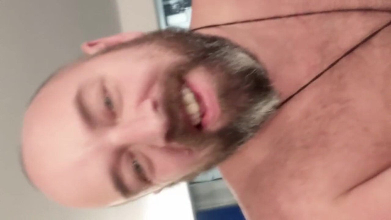 Skin&earth: Sudut pandangan pertama beruang montel dari Bawah. Melancap dan pancut...