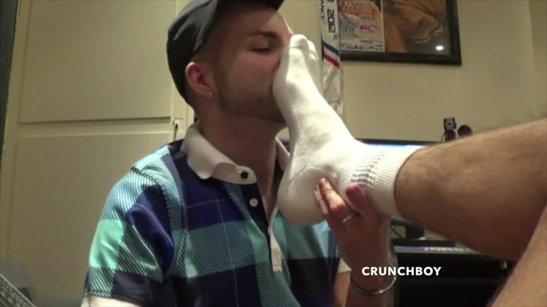 Sneaker gay: Stopy i stopy pachnące przez badboya