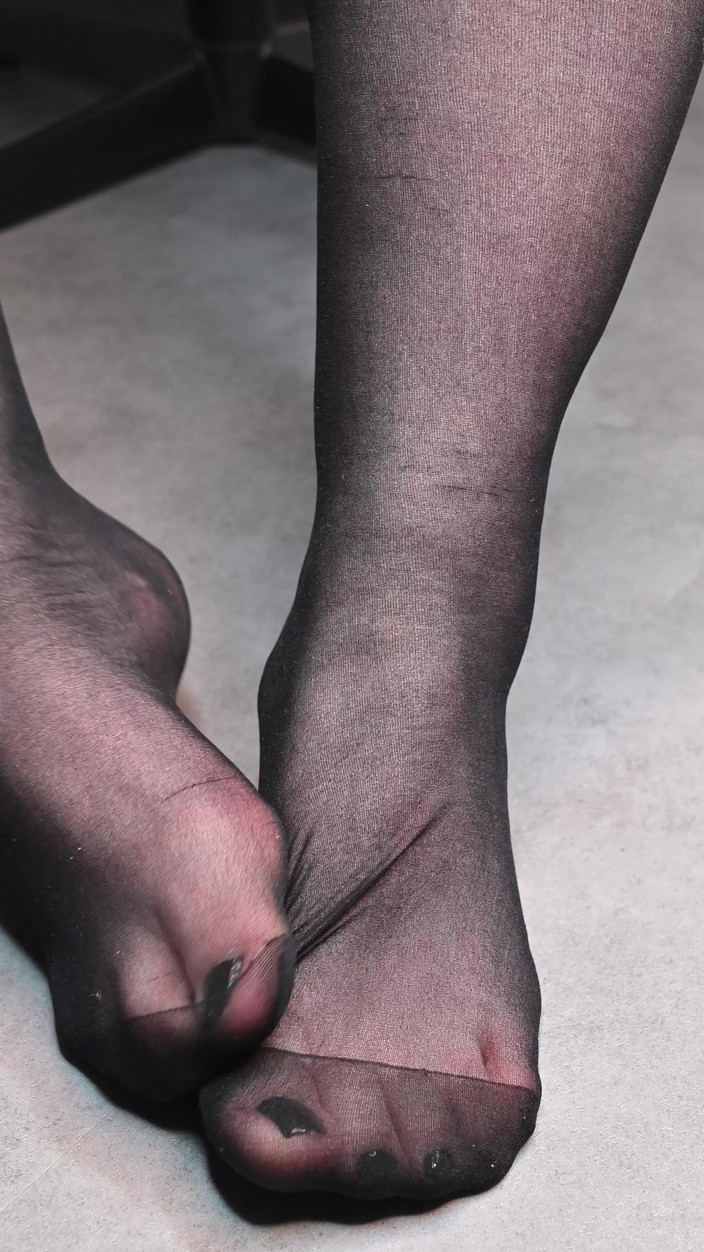 Sexyskyfeet: Asmr Pés De Nylon Massageando Extremamente Relaxante E Excitante Ao...