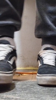 Moje Vans Skate Topánky a Biele Ponožky Kompilácia Videí Kde Sa S Nimi Hrám.