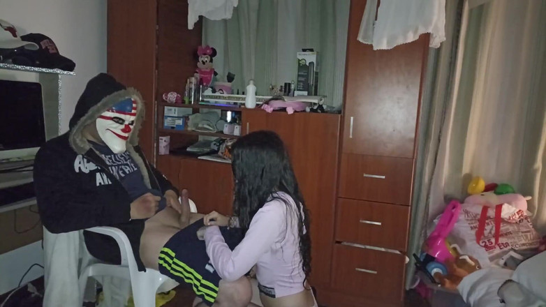 Jopy sex: Cadılar bayramında maskeli adam en iyi arkadaşının kız arkadaşını sikiyor,...