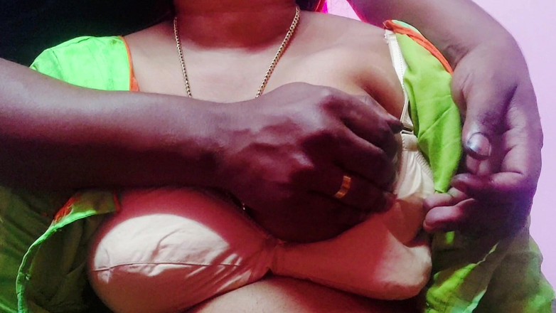 Desi Mohini: Video seks baru cikgu bertetek besar India