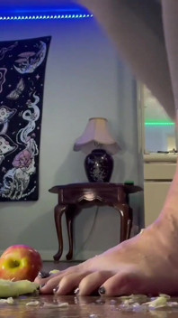 Size 16 Barefoot Fruit Crush Giantess Destruction