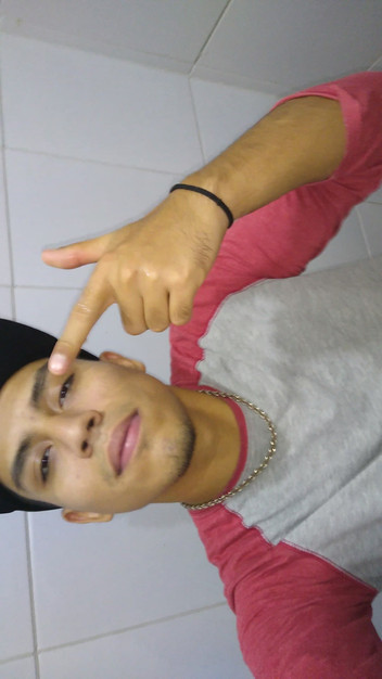 AlexAlejandro13: शौचालय में वीर्य निकालना