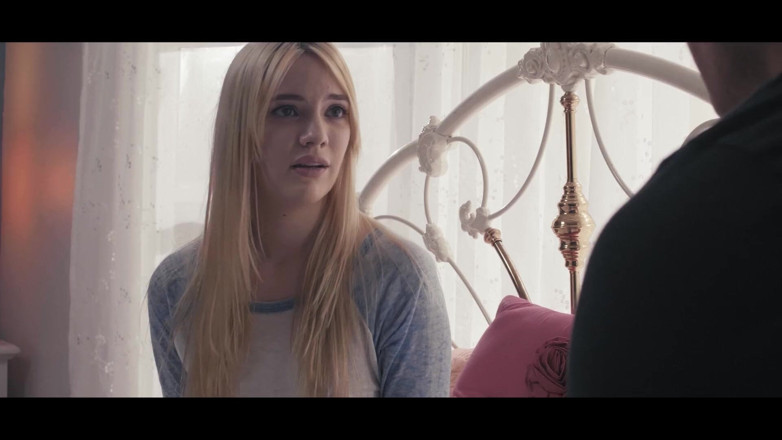 Sweet Sinner: The Secret Watcher 3, scène 1 : Tous les yeux sur toi