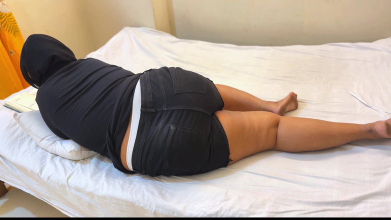 Aria Mia: Aku bantuin gadis remajaku yang masih 18 tahun ngentot untuk memenuhi...