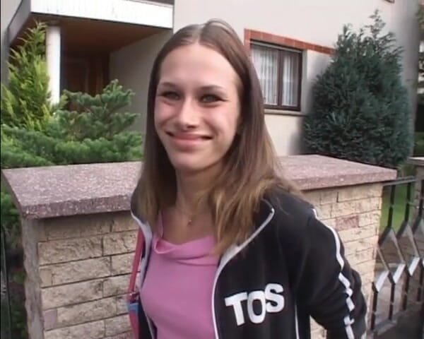 Deutscher hardcore: Beautiful Skinny German Babe Rides Big Dick Like a Pro