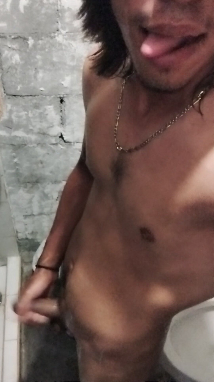 AlexAlejandro13: Intensiver, provokanter Geist, sexy Blick