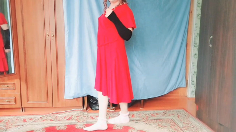 Kitty_Cross: Сногсшибательный сисси заставляет тебя падать с каждым шагом