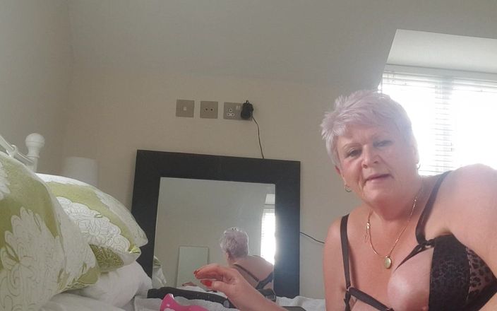 Uk Joolz: Getting My Ass Ready for Big Cock