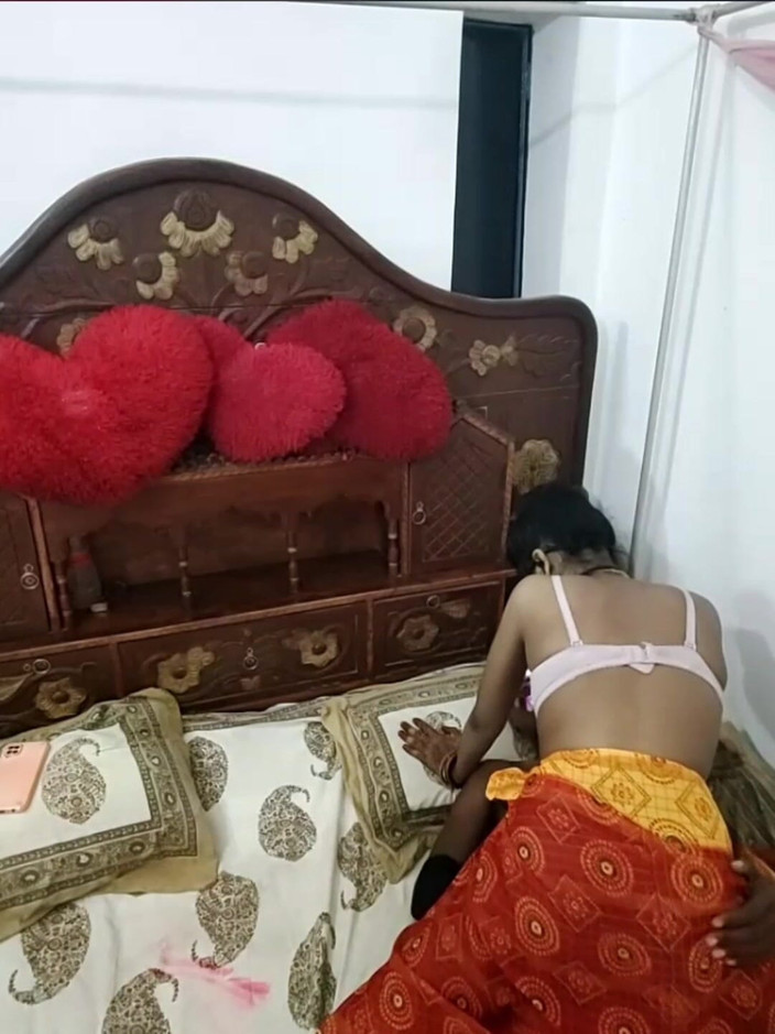 Divyax: Kocasının penisini emiyor