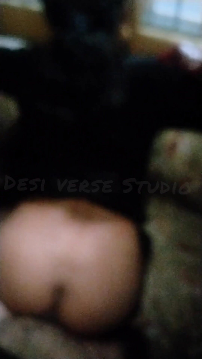 Desi Sex Slave: Seks anal gaya doggy sama desi india