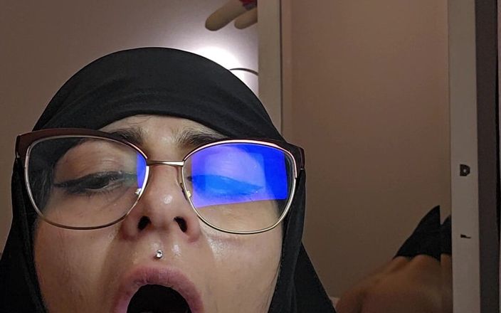 MiaNIqab: Ich blase meinen dildo, während ich freche dinge sage, mia...