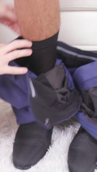 Cam sbatte la succosa figa di khloe in una intensa scopata alla pecorina!