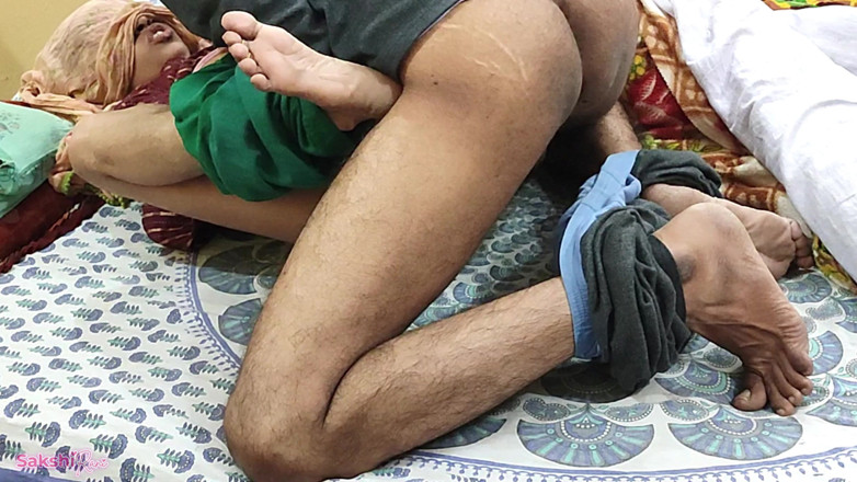sakshi_raniii: La moglie indiana desi appena sposata tradisce il marito e...