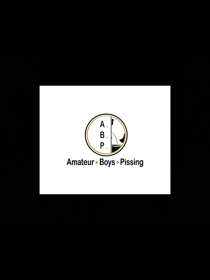 AmateurMates: Nachytala jsem tohoto chlapce, jak čůrá před mým oknem, tak jsem...