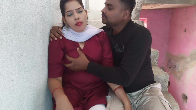 Sona bhabhi: Desi Indian College Couple Outdoor Sex Video