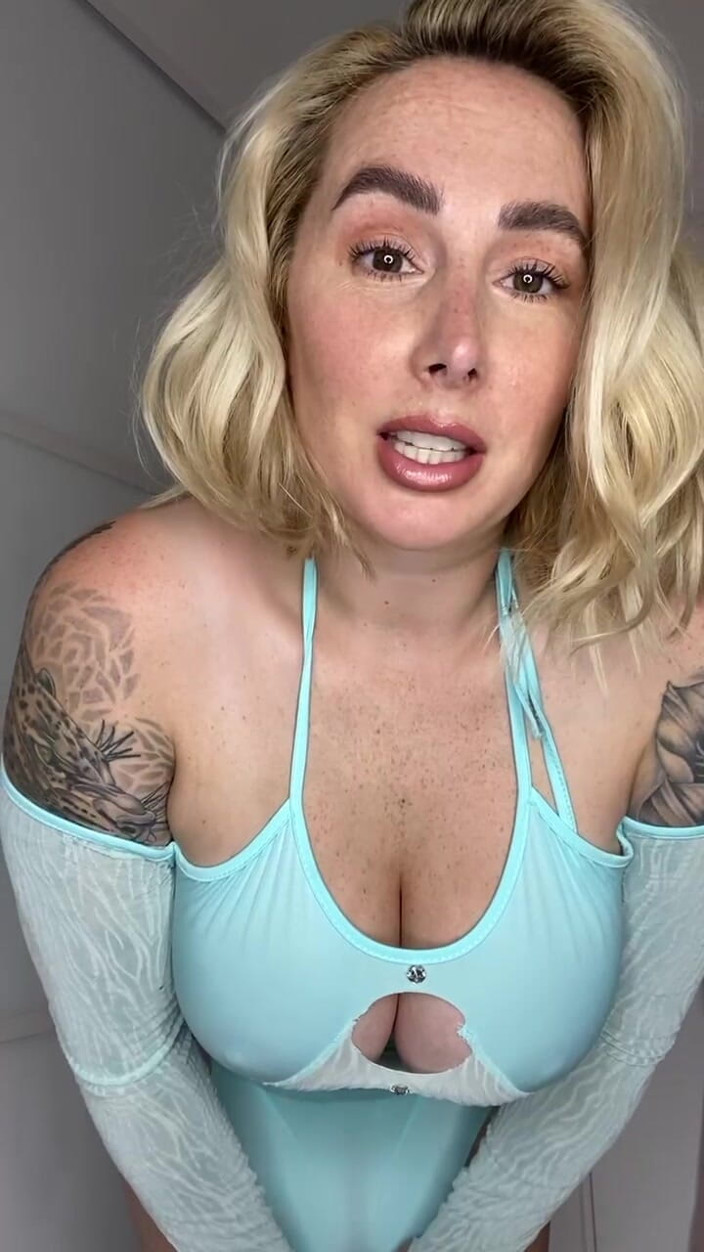 Paige Turnah: 난 네가 너의 자지를 따먹고 나를 위해 쳐주길 원해
