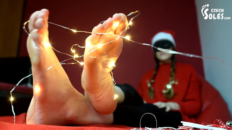 Czech Soles - foot fetish content: Świetne świąteczne pohuki na boso dokuczanie