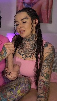 Instrucțiuni de masturbare obraznice cu 2 gagici țâțoase fierbinți - Bianca Bailee și Scarlett Shadows
