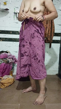 Priya Bhabi Sexy Styl Body Show