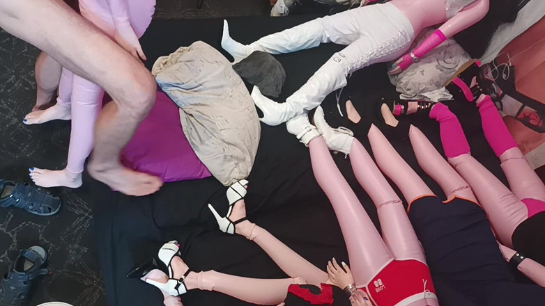 Boris Heycall Art Dolls: Настоящая кукольная оргия: я трахаю своих красавиц и брызгаю слюдой на лицо