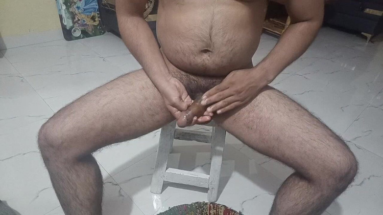 LovedSunsine1990: Mi sono tolto tutti i vestiti e massaggiato energicamente la...