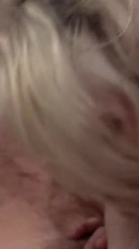 Loira milf espancada bunda escancarada buceta pingando depois de libra dura
