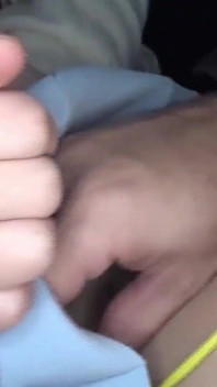 Evli kadınlar çok kolay! Kıyafetli büyük memeli evli kadın bir adamı onunla çıkmaya davet ediyor. 4-8