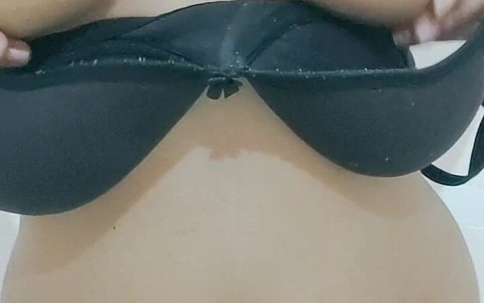 Saloninoor: Saloni Noor - strakke kont