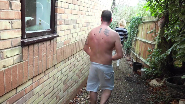 Dirty Doctors Clips: Pissing on The Gardener