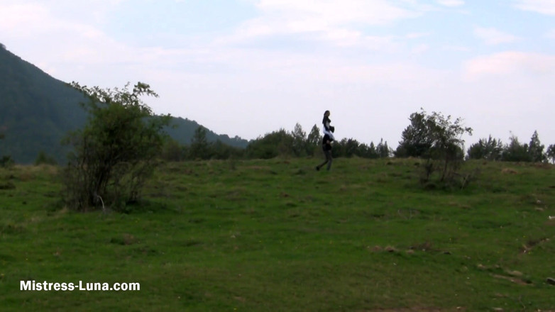 Mistress Luna: Călărind pe toc platformă