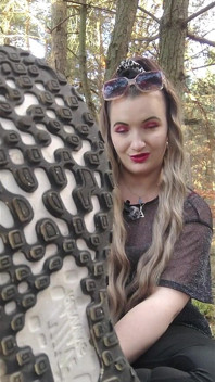 (81) Polonia Annusa e lecca i miei piedi puzzolenti