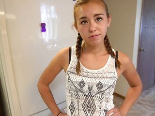 BrandiBraids: Stygg styvdotter mutar styvfar för sexlektion
