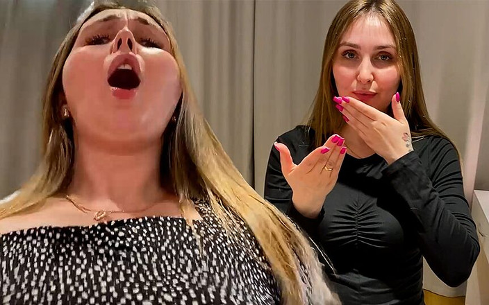 Alina Rai: Madrastra y hijastro. (diálogo) - ¿Me estás masturbando la polla? - Sí, lo siento. -...