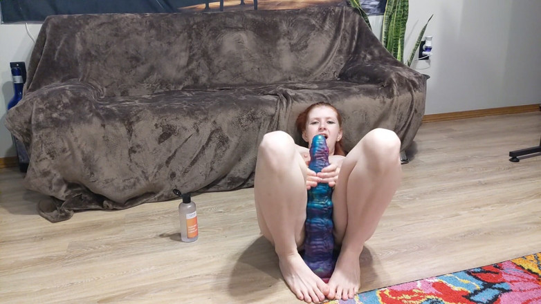Sin Spice by Sophia Sinclair and Jasper Spice: Extra Großer Fantasie-dildo-oberschenkeljob