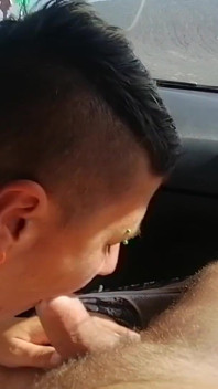 Blowjob cepat di dalam kereta kami