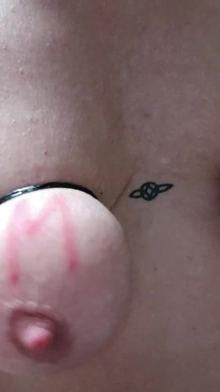 JulieEroticDress: Corrida desnuda en la oficina con descanso