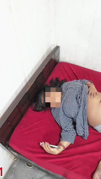 pati ne 7 mahine ki garbhavti patni ki choot ke andar viry ki chudaee ki viry viry nikaalna