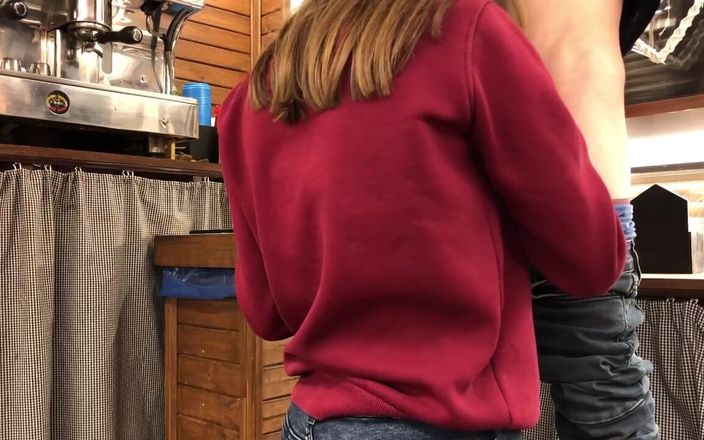 Maybe Natty: Mädchen barista macht teen bei der arbeit blowjob