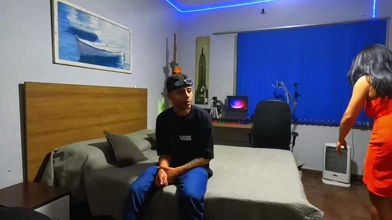 NatzinhaMorena: V kuchyni se opře o lednici a žádá mě o další