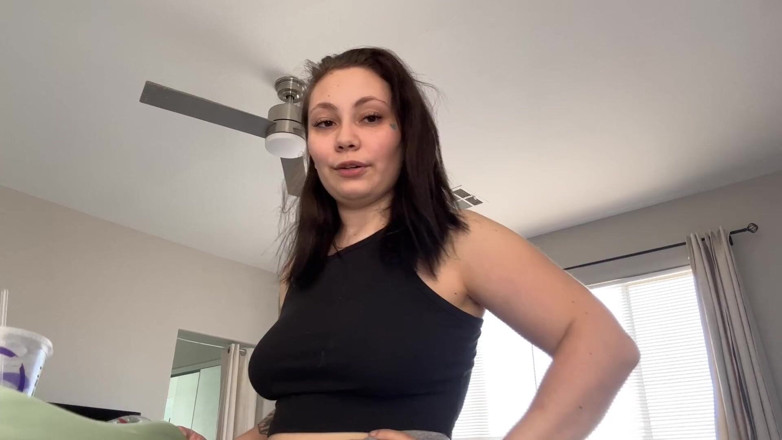 Lenna Lux: Mami vitregă vrea să se fută